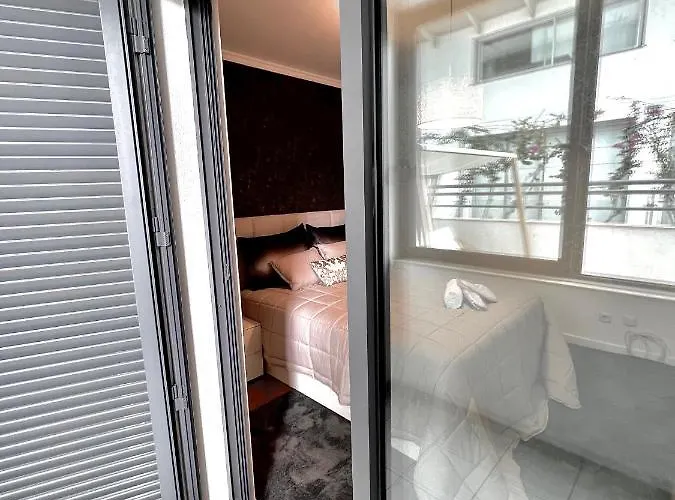 Lido View 1 アパート